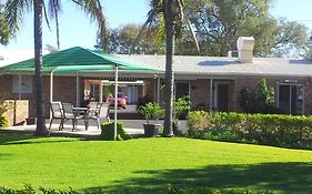 Waltzing Matilda Motor Inn  3*